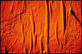 "Face à des Murs"