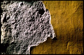 "Face à des Murs"