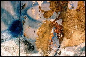 "Face à des Murs"