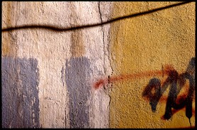 "Face à des Murs"