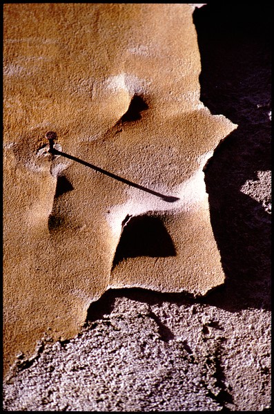 "Face à des Murs"