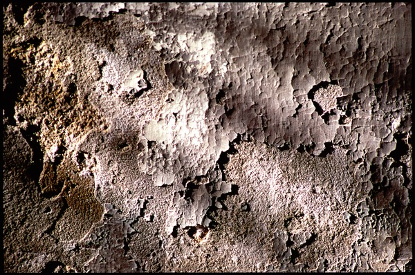 "Face à des Murs"