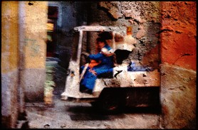 "Face à des Murs"