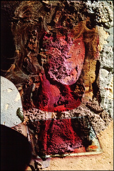 "Face à des Murs"