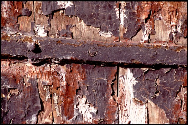 "Face à des Murs"