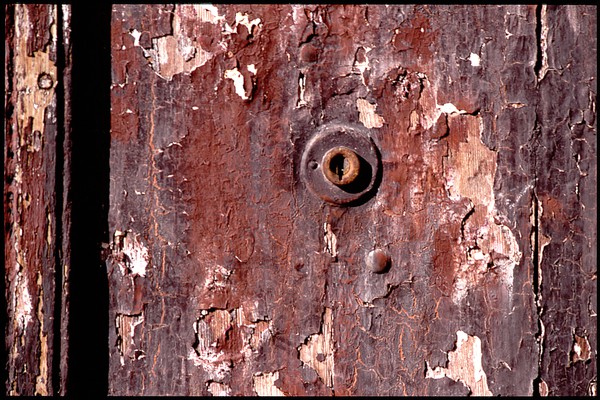 "Face à des Murs"