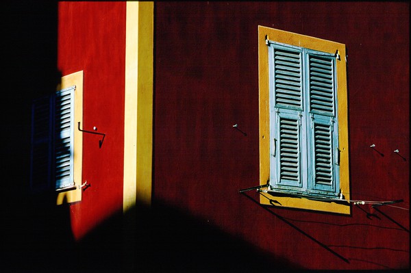 "Face à des Murs"