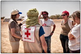 Les différentes ONG se concertent afin d'optimiser leurs actions sur le terrain. La situation évolue très vite sur le camp de Mentao et les moyens manquent.